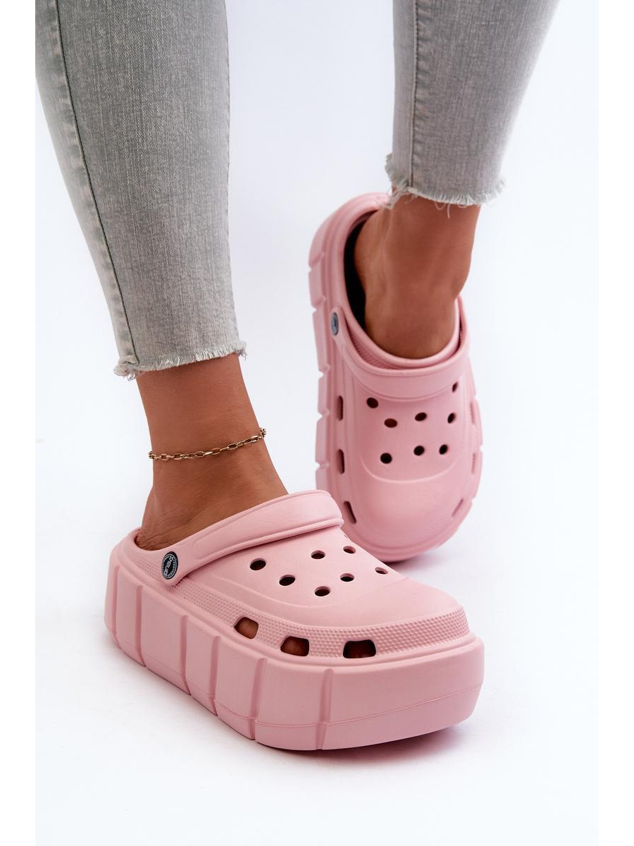 Clacquettes model 197244 Step in style