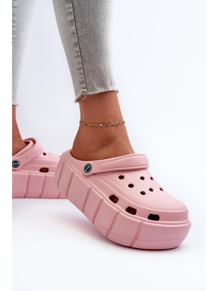 Clacquettes model 197244 Step in style