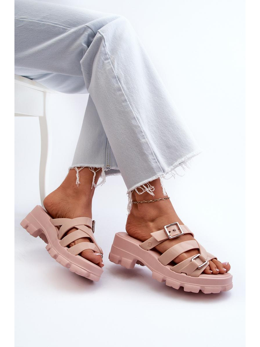 Clacquettes model 197667 Step in style