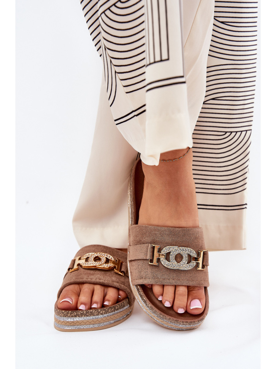 Clacquettes model 210767 Step in style