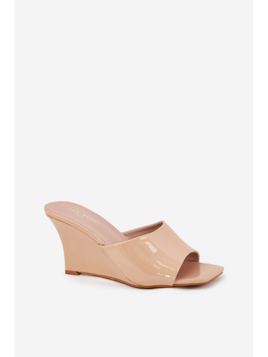 Clacquettes model 210784 Step in style