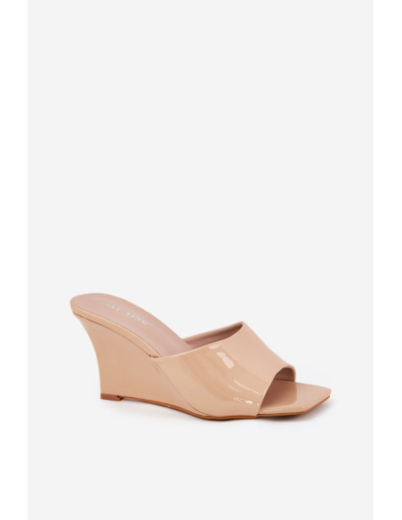 Clacquettes model 210784 Step in style