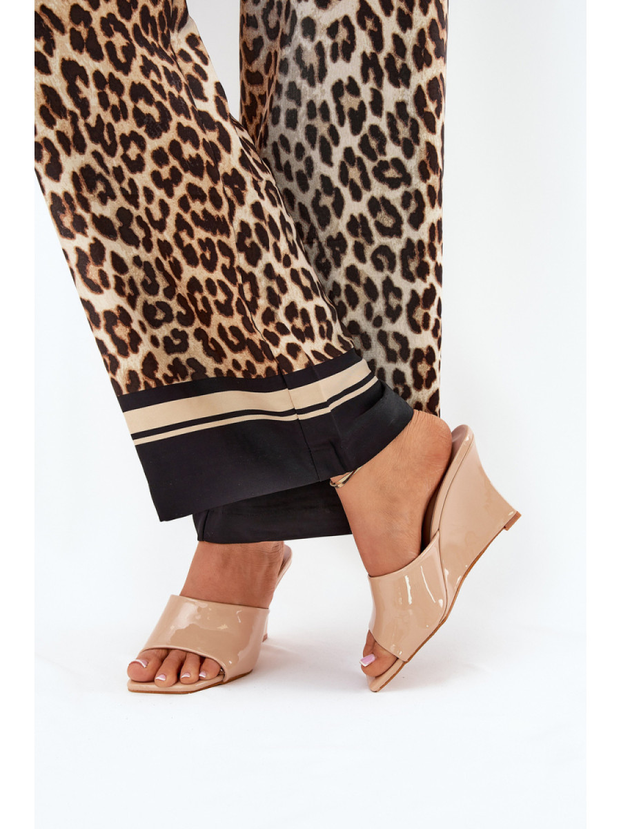 Clacquettes model 210784 Step in style