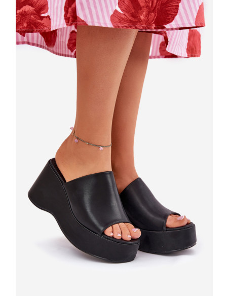 Clacquettes model 211010 Step in style