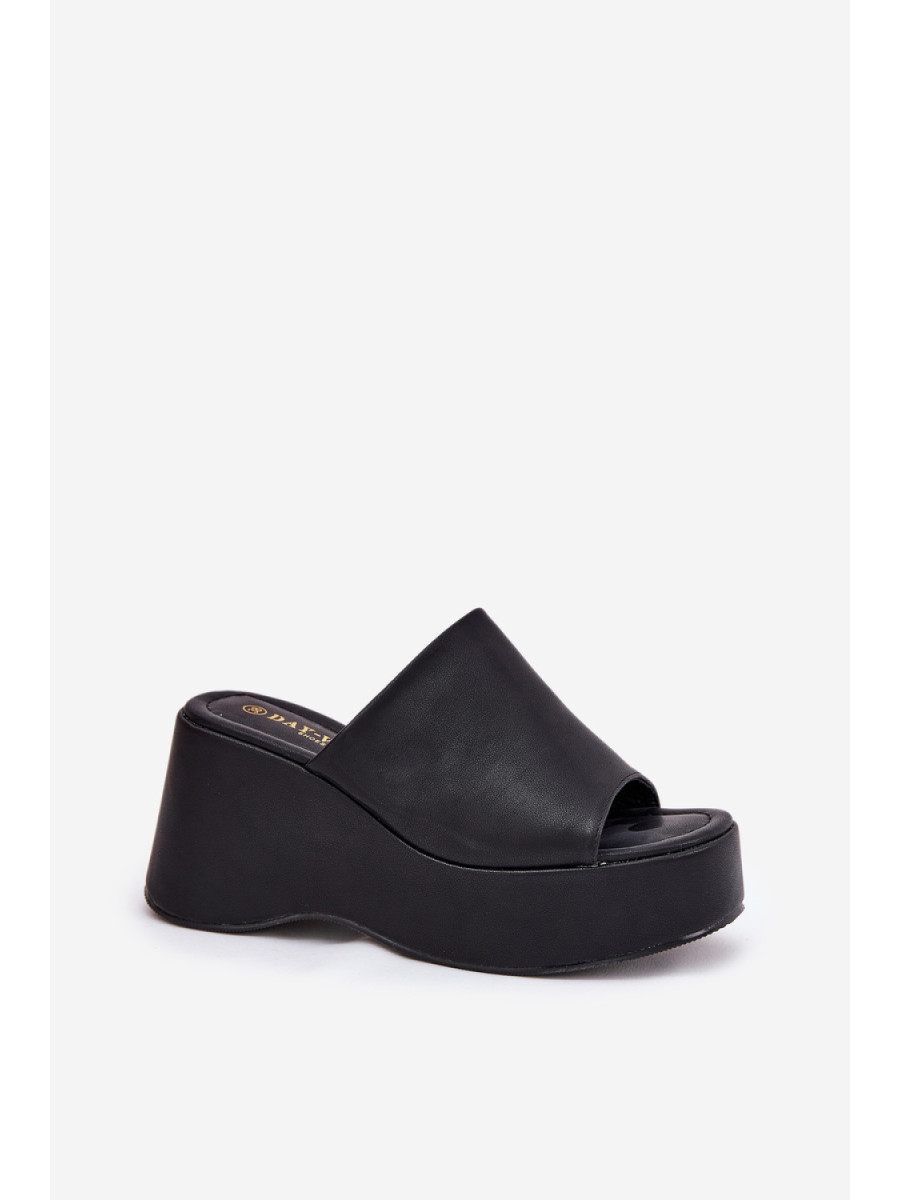 Clacquettes model 211010 Step in style
