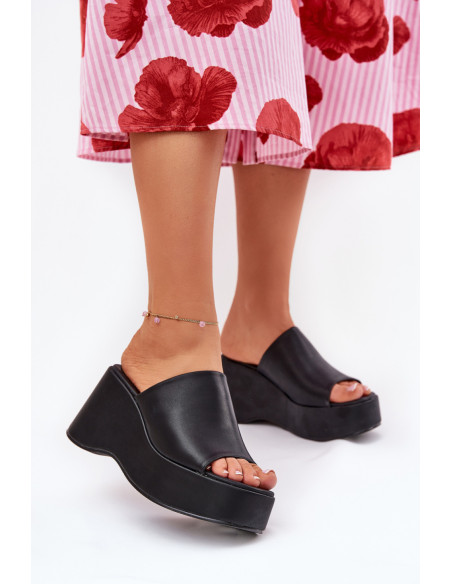 Clacquettes model 211010 Step in style