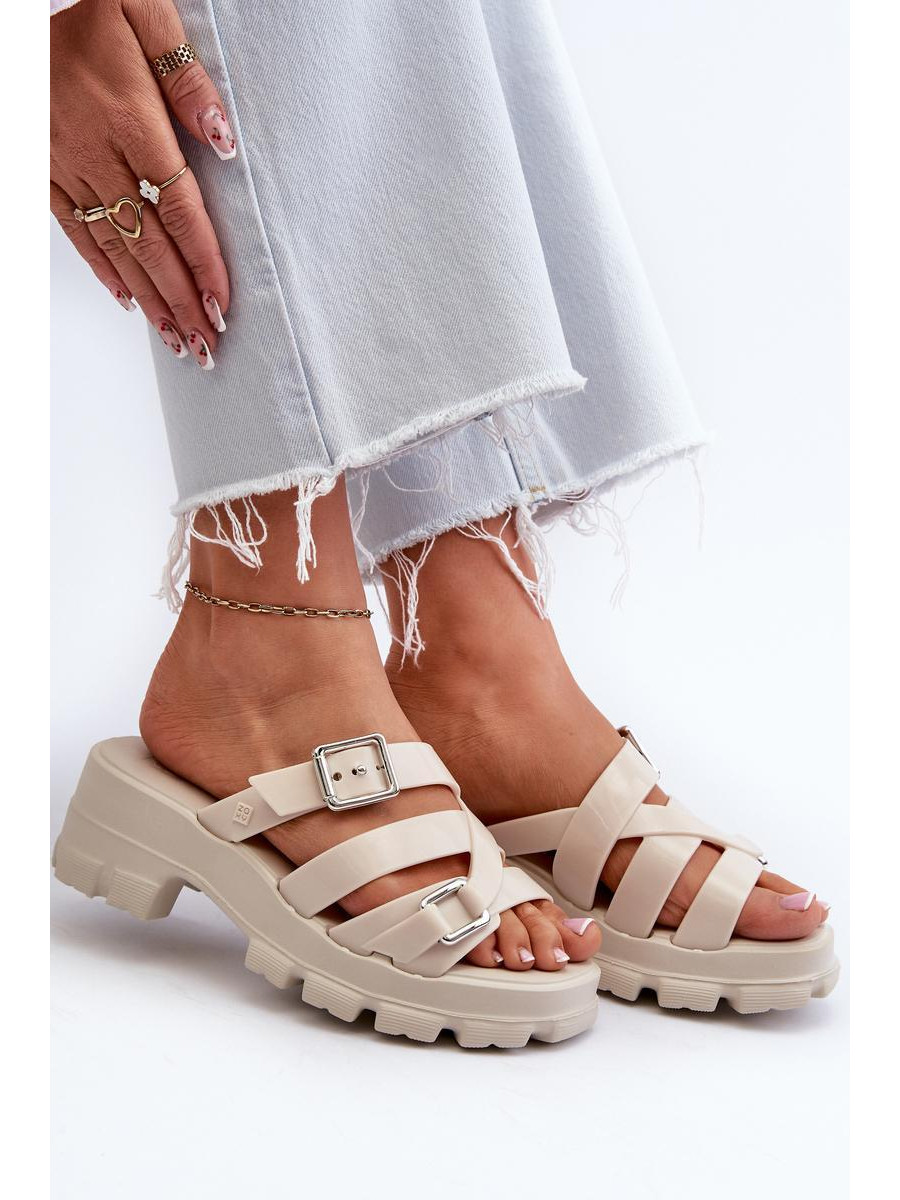 Clacquettes model 197668 Step in style