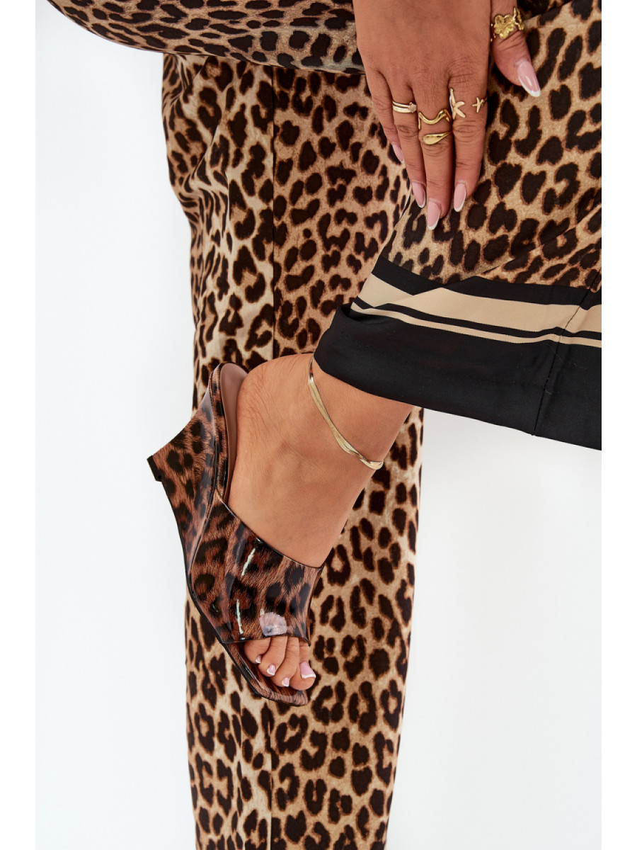 Clacquettes model 210785 Step in style