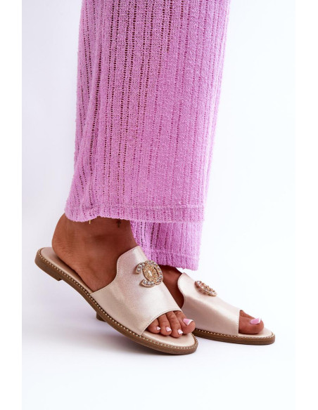 Clacquettes model 198142 Step in style