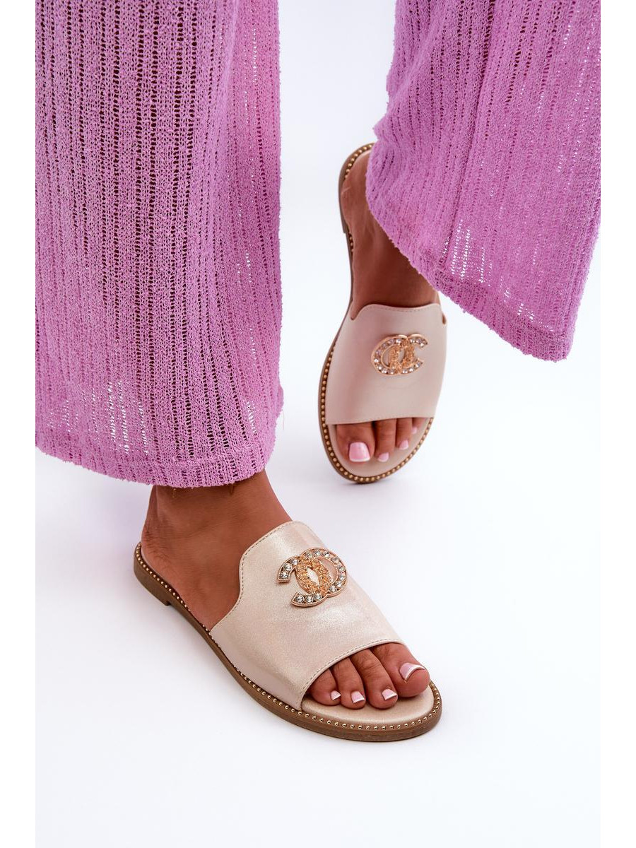 Clacquettes model 198142 Step in style