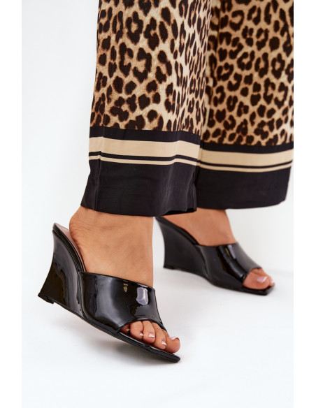 Clacquettes model 210786 Step in style