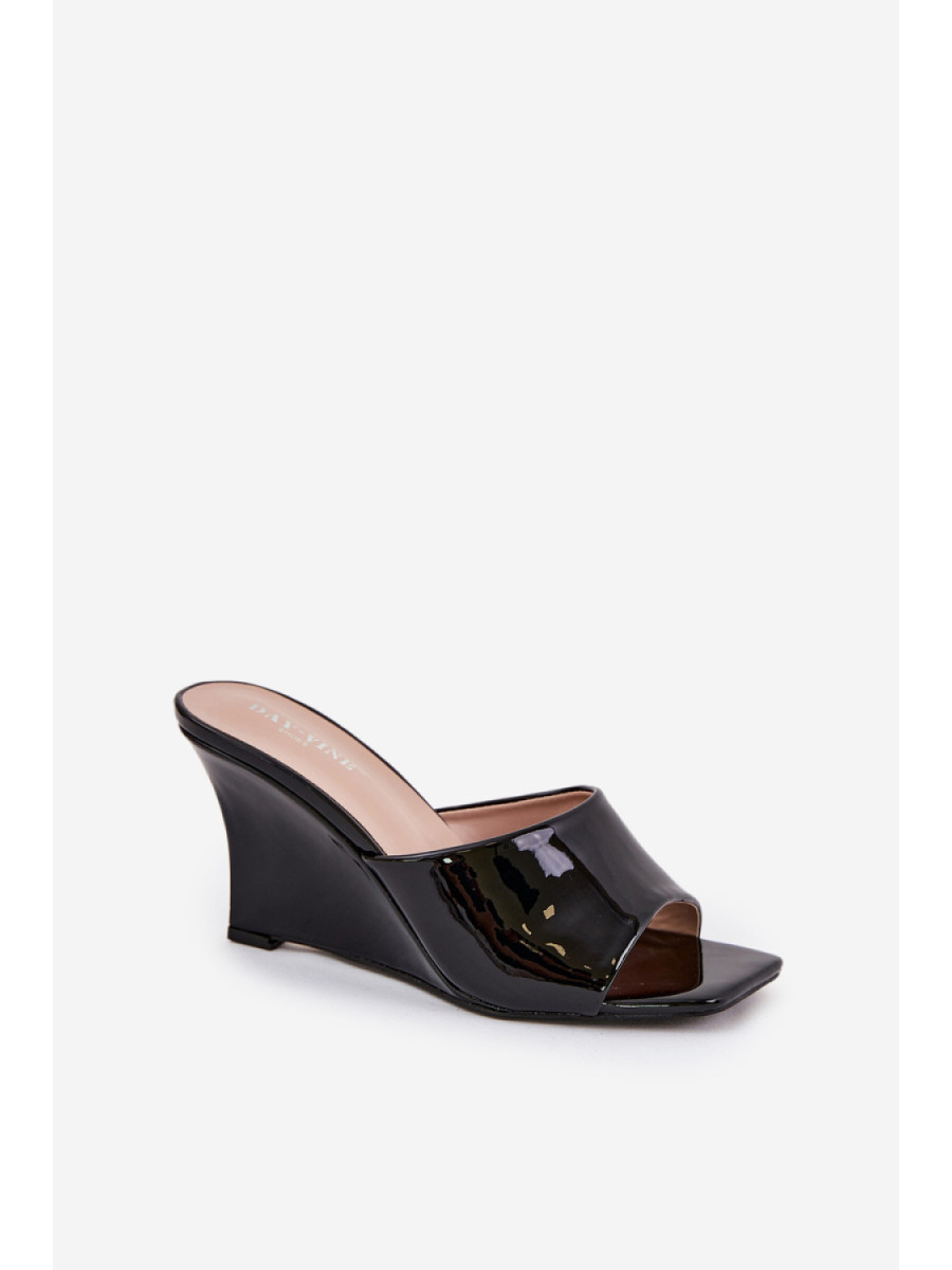 Clacquettes model 210786 Step in style