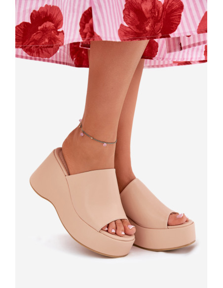 Clacquettes model 211012 Step in style