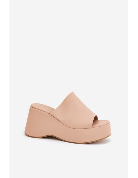 Clacquettes model 211012 Step in style