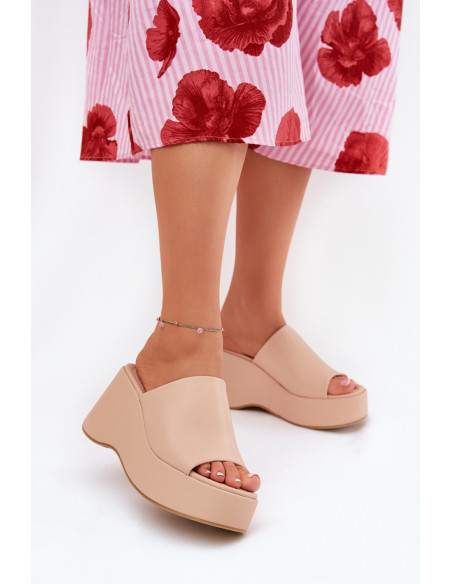 Clacquettes model 211012 Step in style