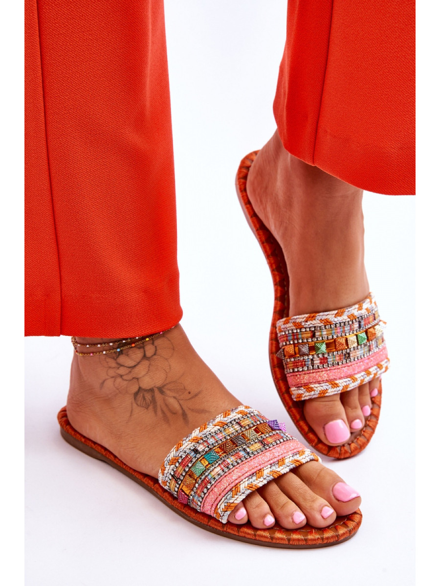 Clacquettes model 178443 Step in style