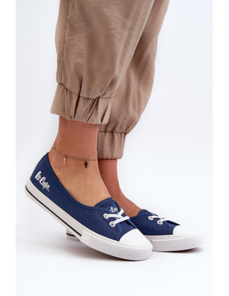 Baskets model 197886 Step in style