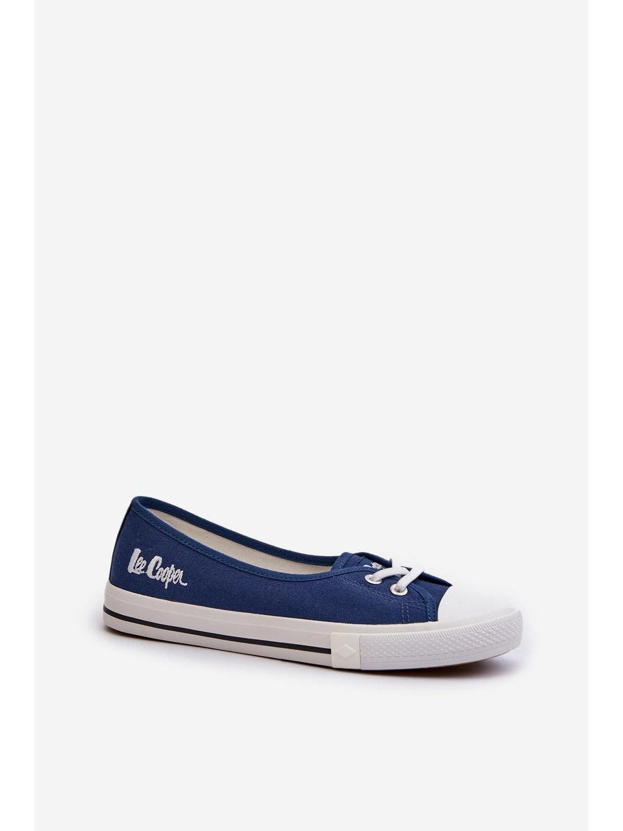Baskets model 197886 Step in style