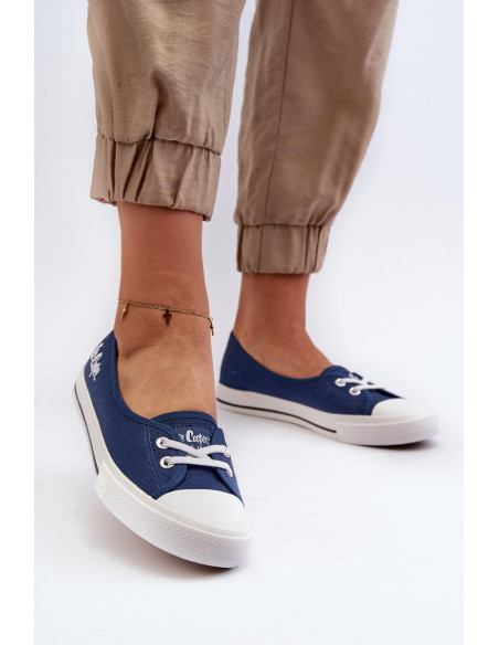 Baskets model 197886 Step in style