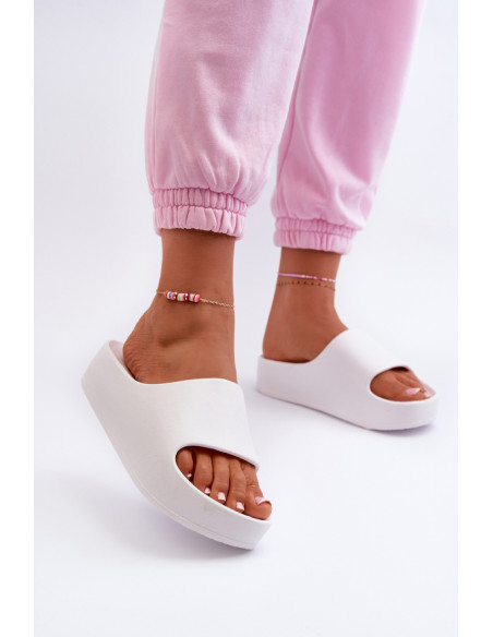 Clacquettes model 198279 Step in style