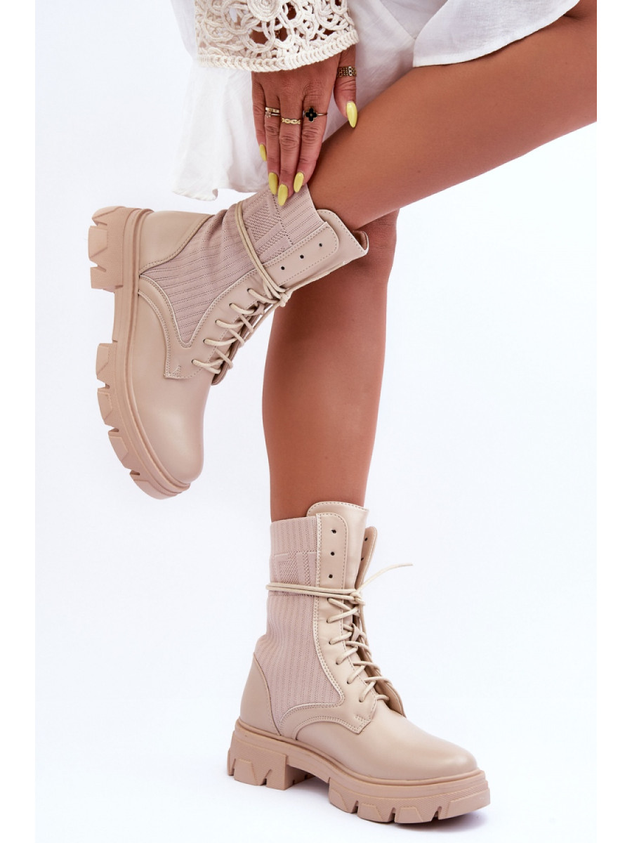 Bootie model 184001 Step in style