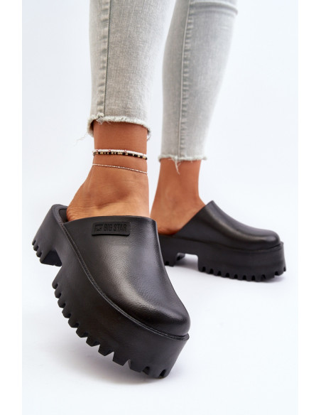 Clacquettes model 194118 Step in style