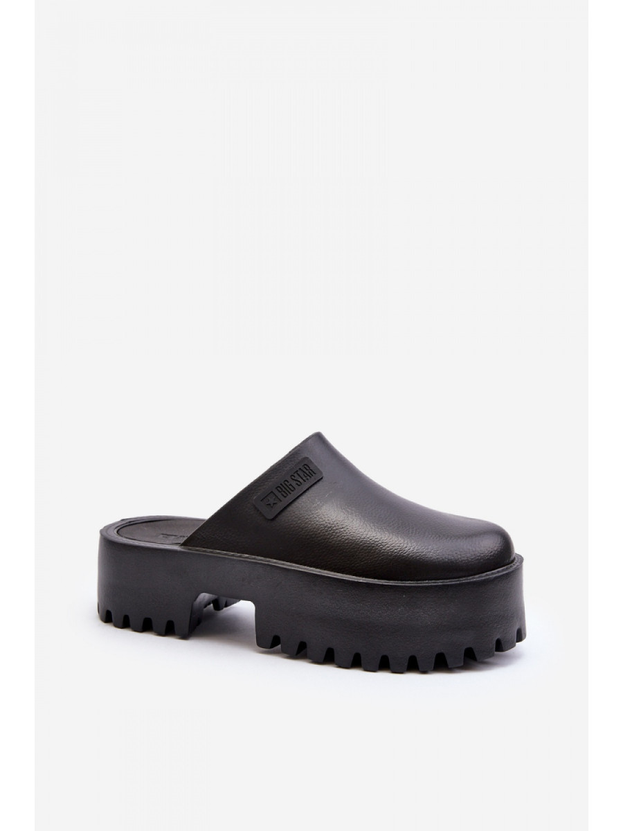 Clacquettes model 194118 Step in style