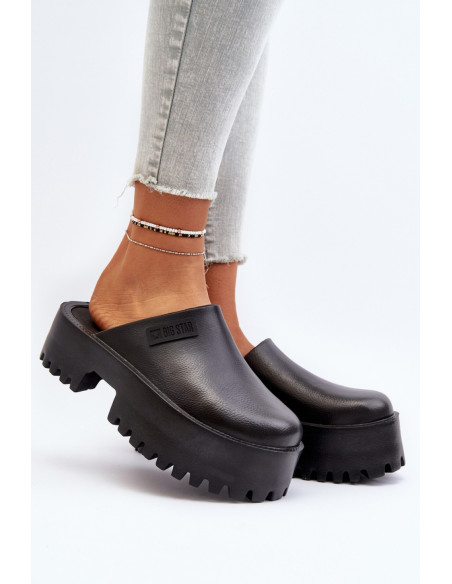 Clacquettes model 194118 Step in style