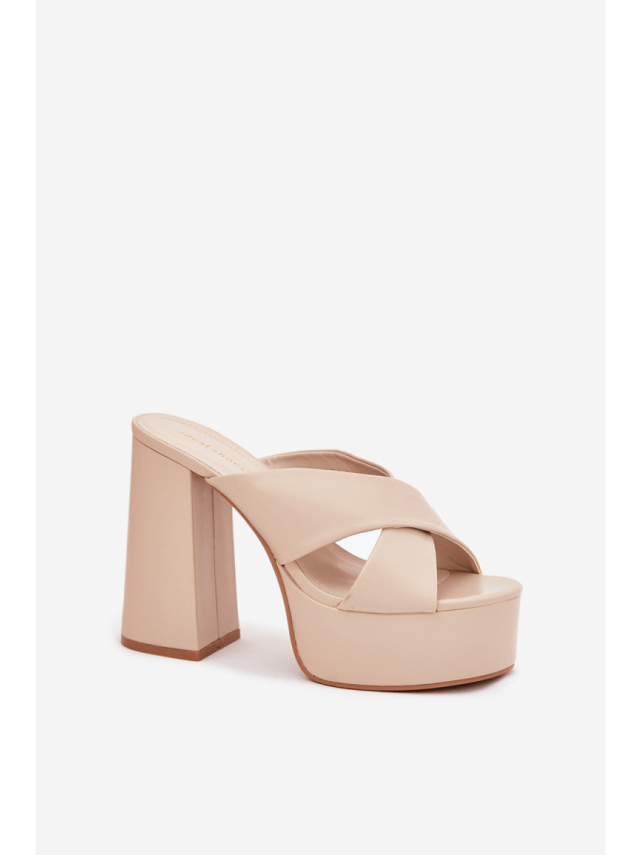 Clacquettes model 211716 Step in style