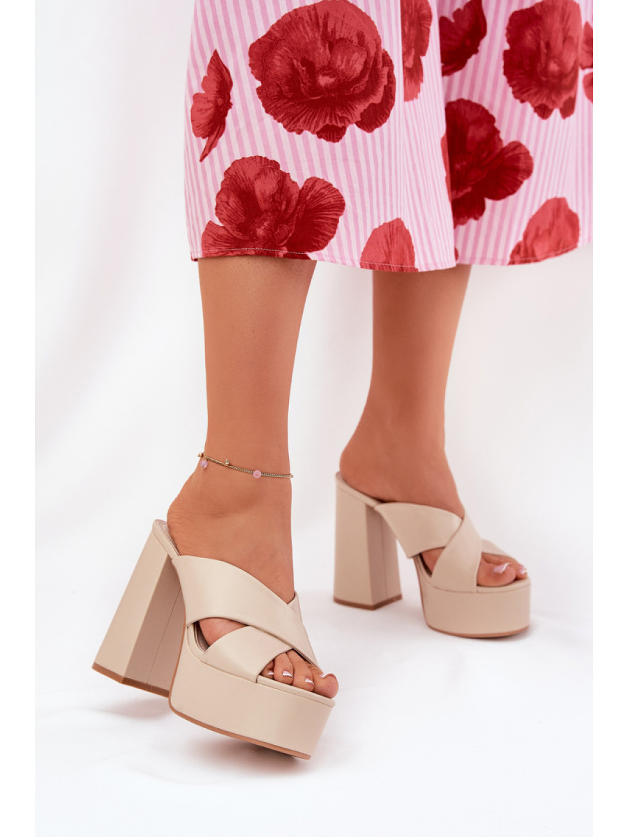 Clacquettes model 211716 Step in style