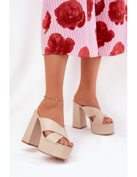 Clacquettes model 211716 Step in style