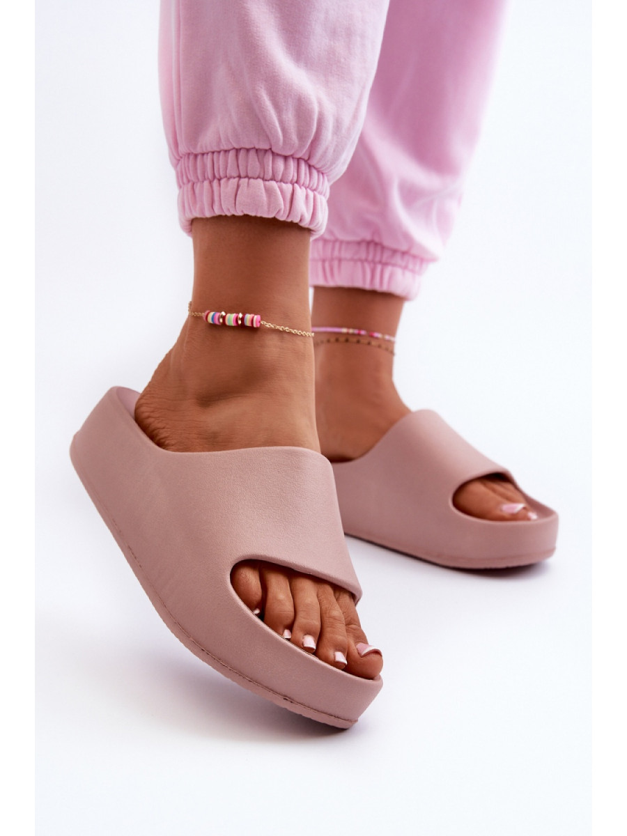 Clacquettes model 198287 Step in style