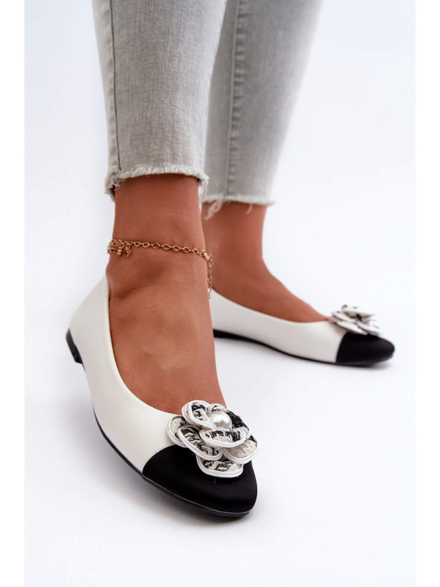 Ballerine model 198575 Step in style