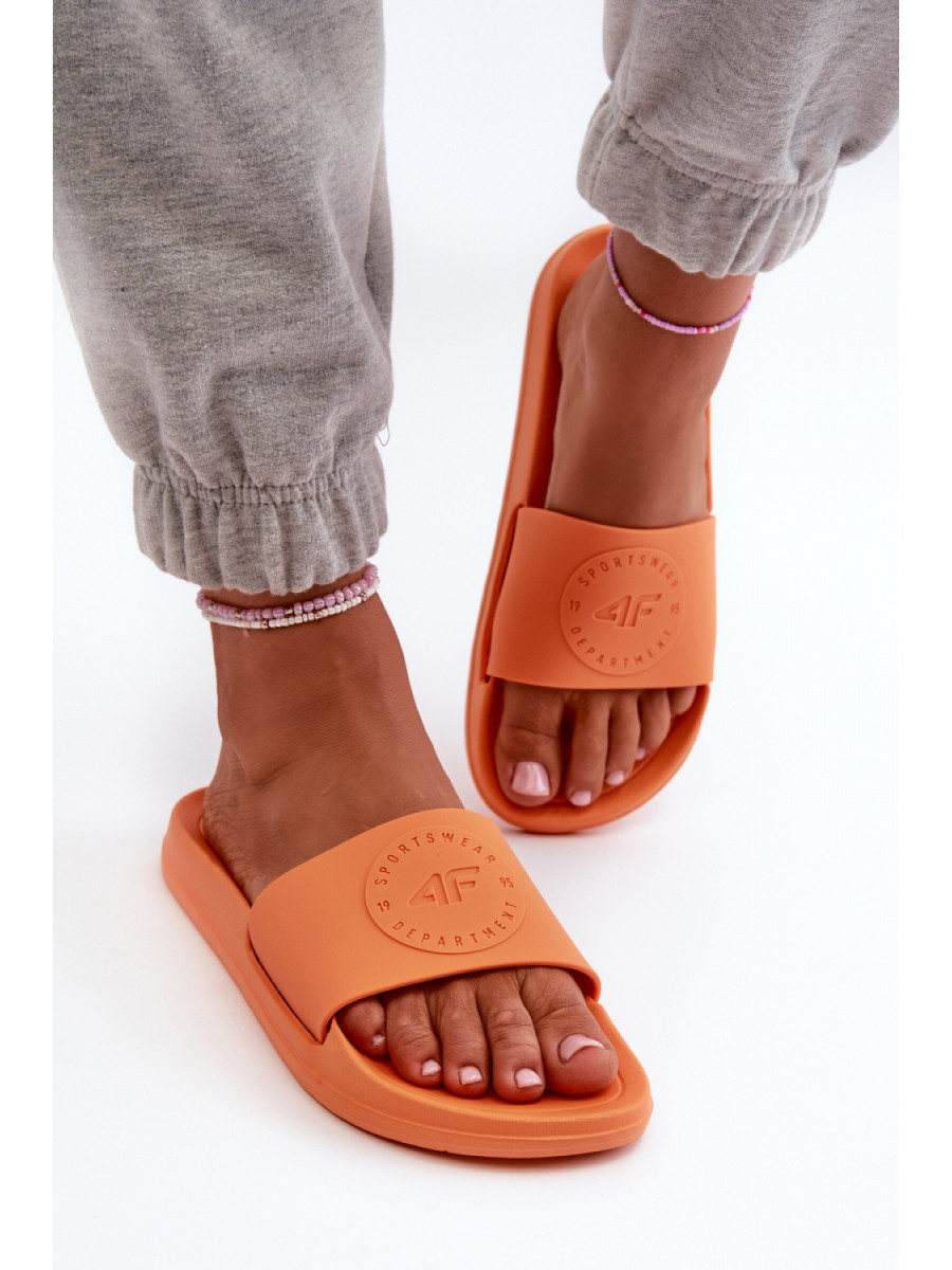 Clacquettes model 198605 Step in style