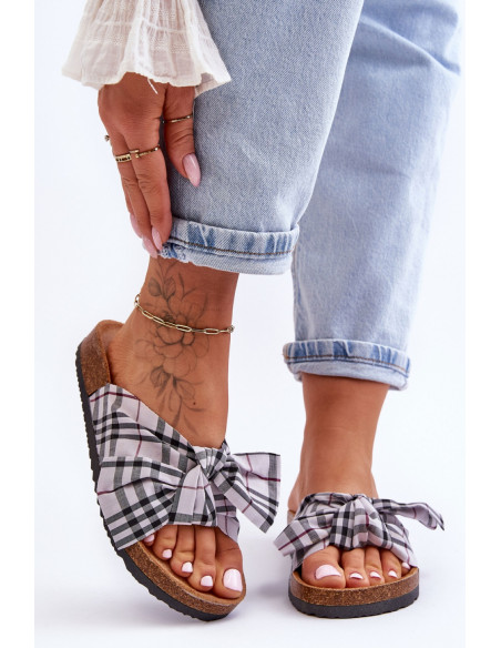 Clacquettes model 182392 Step in style
