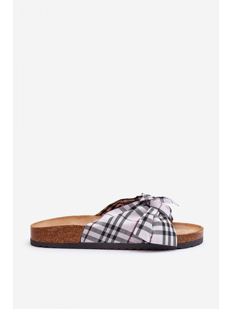 Clacquettes model 182392 Step in style