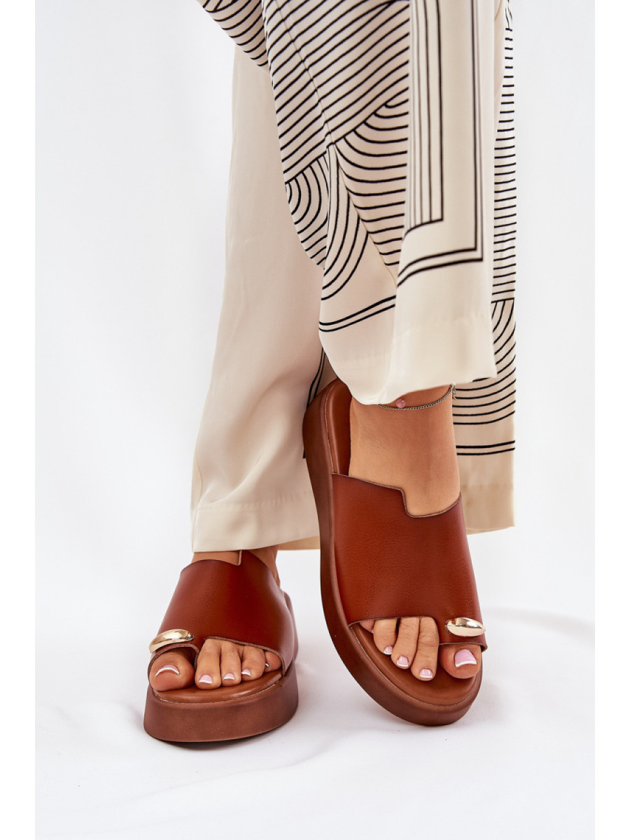 Clacquettes model 209950 Step in style