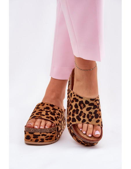 Clacquettes model 210772 Step in style