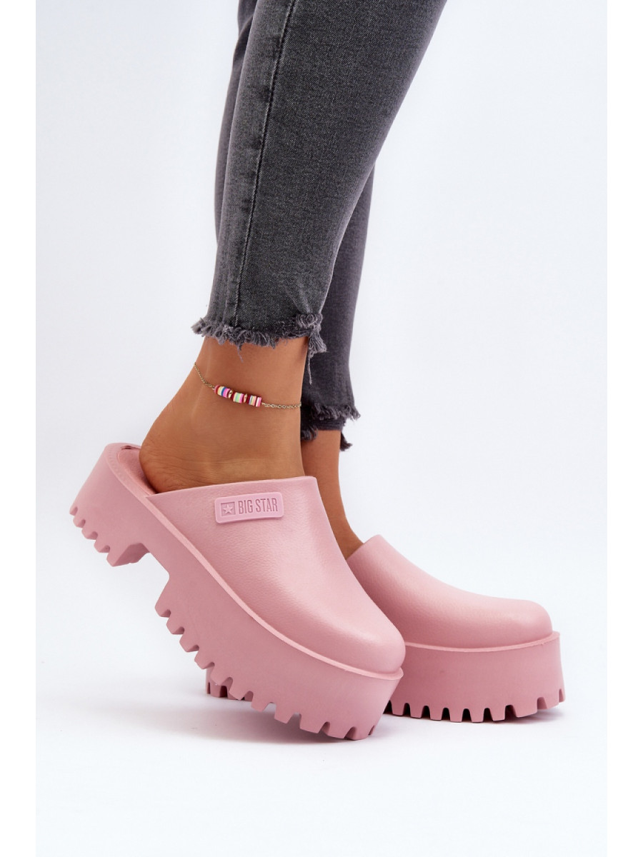 Clacquettes model 194119 Step in style