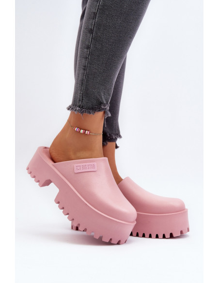 Clacquettes model 194119 Step in style
