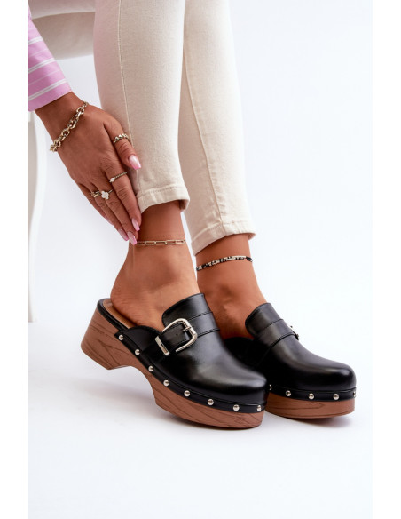 Clacquettes model 194962 Step in style