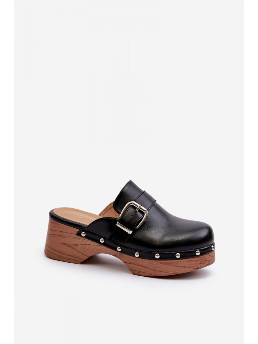 Clacquettes model 194962 Step in style