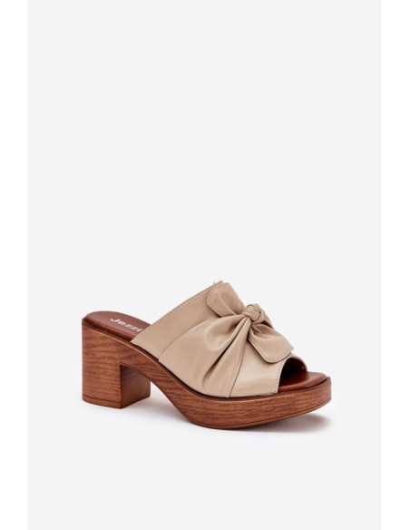 Clacquettes model 209935 Step in style