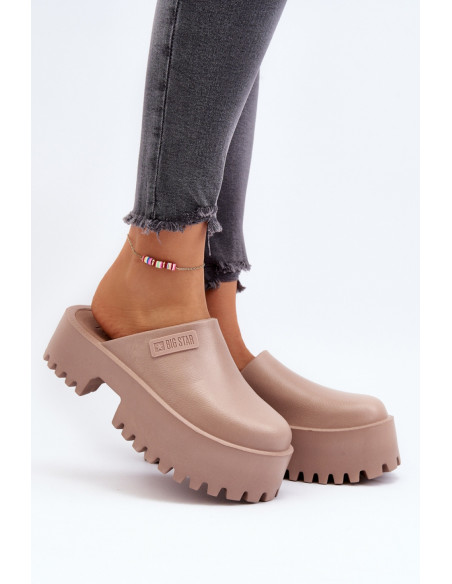 Clacquettes model 194120 Step in style