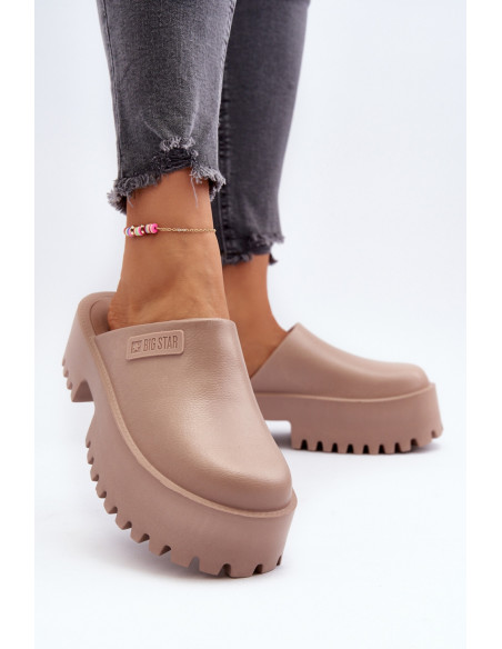 Clacquettes model 194120 Step in style