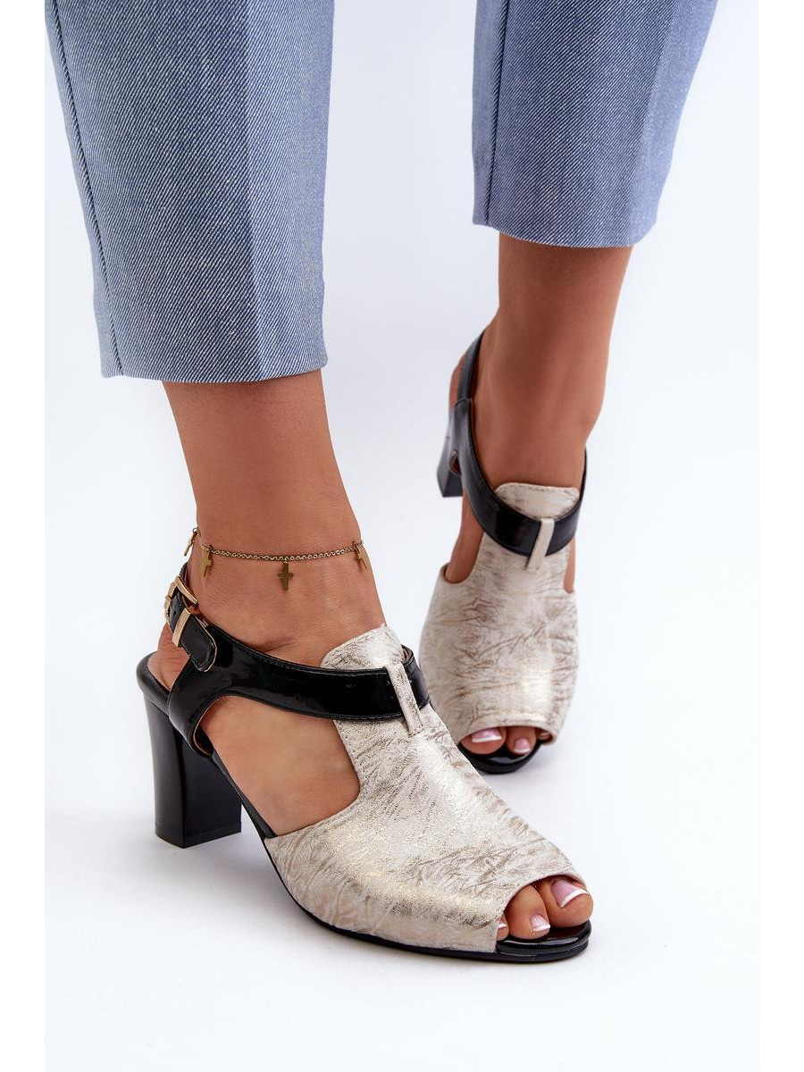 Clacquettes model 196230 Step in style