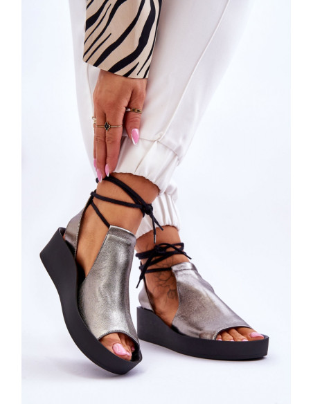 Cothurnes model 181765 Step in style