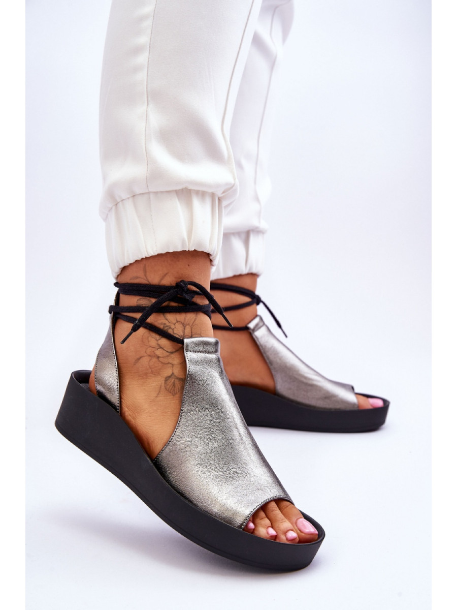 Cothurnes model 181765 Step in style
