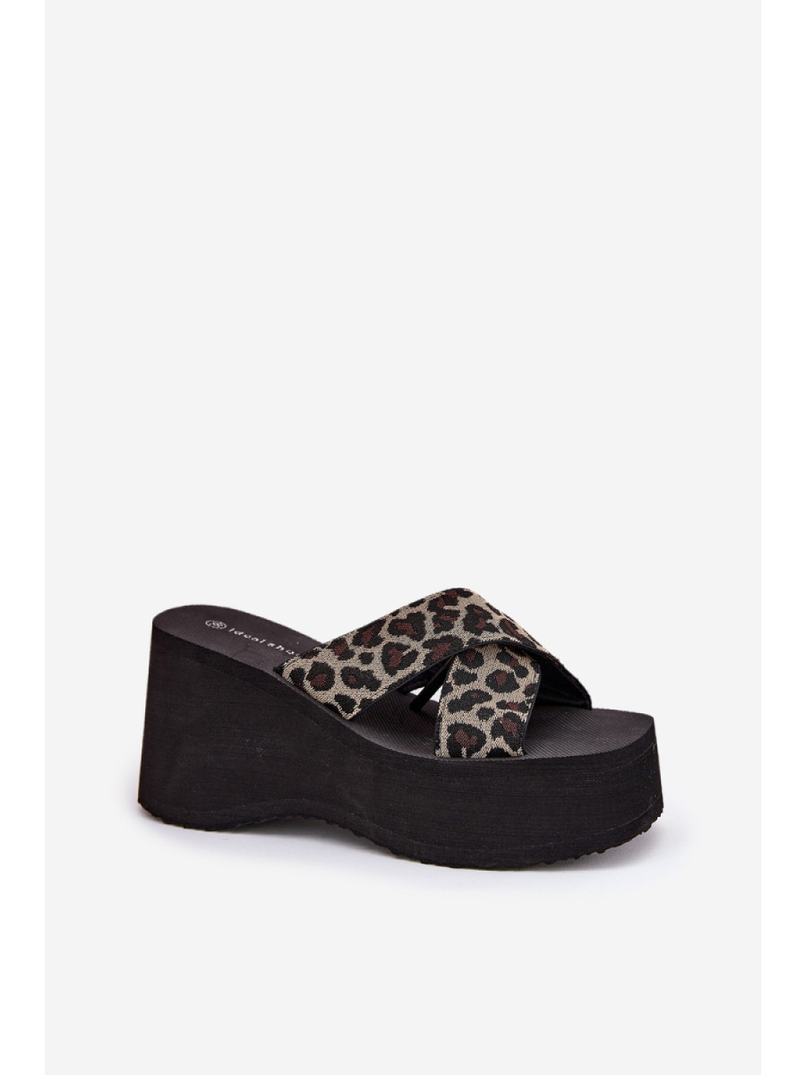 Clacquettes model 210168 Step in style