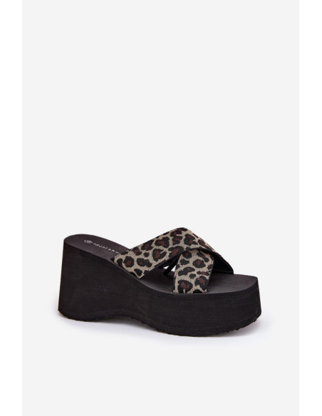 Clacquettes model 210168 Step in style